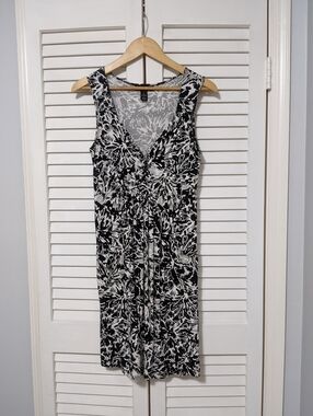Black and White Floral Print Midi Dress - Size Small